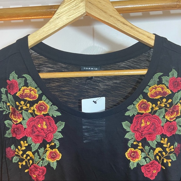 Torrid Embroidered Tops. Size- 3X - Picture 5 of 7